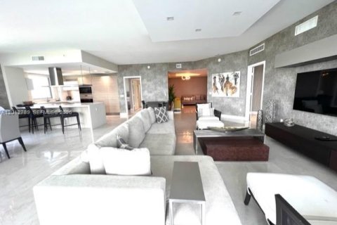 Copropriété à louer à North Miami Beach, Floride: 2 chambres, 181.9 m2 № 2171176 - photo 14