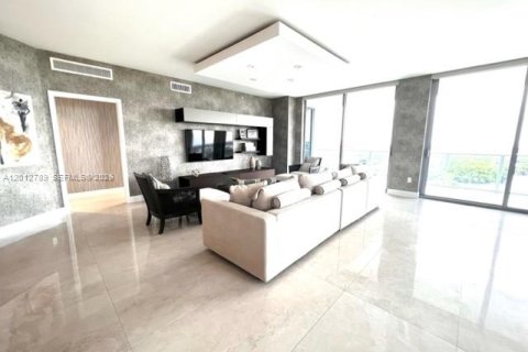 Copropriété à louer à North Miami Beach, Floride: 2 chambres, 181.9 m2 № 2171176 - photo 8