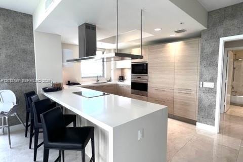 Copropriété à louer à North Miami Beach, Floride: 2 chambres, 181.9 m2 № 2171176 - photo 16