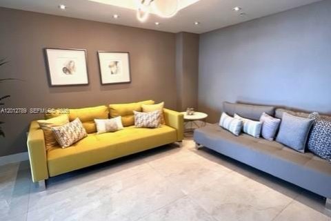 Copropriété à louer à North Miami Beach, Floride: 2 chambres, 181.9 m2 № 2171176 - photo 5