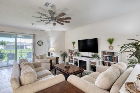 House in Ormond Beach, Florida 3 bedrooms, 152.08 sq.m. № 2322644 - photo 12