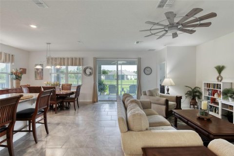 House in Ormond Beach, Florida 3 bedrooms, 152.08 sq.m. № 2322644 - photo 11