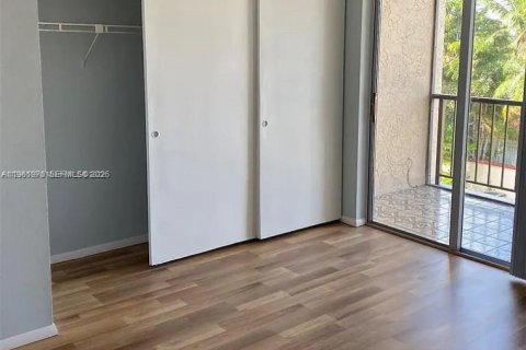 Copropriété à vendre à Hallandale Beach, Floride: 2 chambres, 111.48 m2 № 2023835 - photo 12