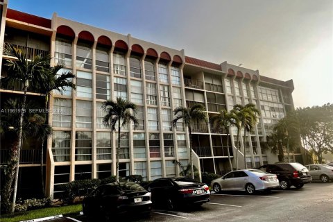 Copropriété à vendre à Hallandale Beach, Floride: 2 chambres, 111.48 m2 № 2023835 - photo 24