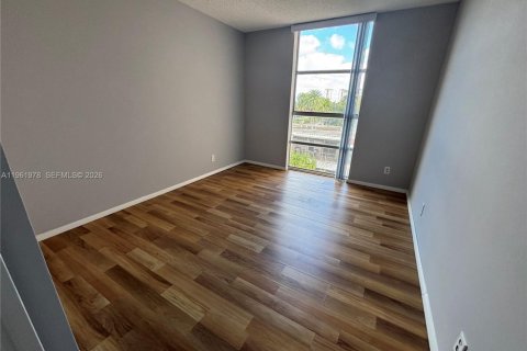 Copropriété à vendre à Hallandale Beach, Floride: 2 chambres, 111.48 m2 № 2023835 - photo 18