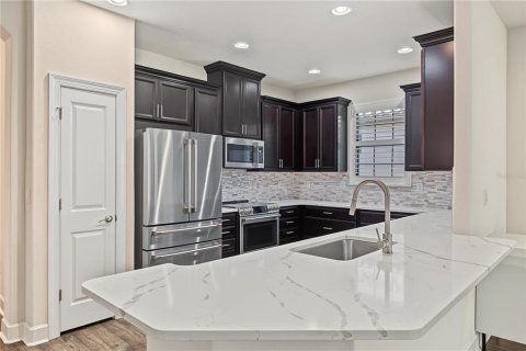 House in Odessa, Florida 3 bedrooms, 156.91 sq.m. № 2398289 - photo 16