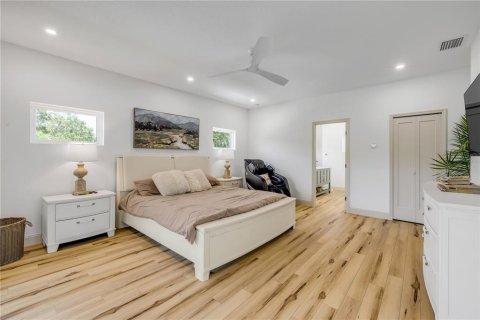 House in New Smyrna Beach, Florida 4 bedrooms, 302.58 sq.m. № 1876690 - photo 28