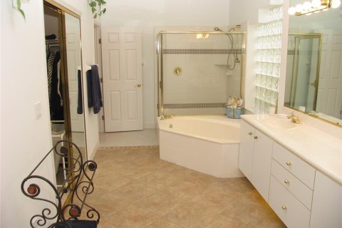 House in Ormond Beach, Florida 4 bedrooms, 244.61 sq.m. № 1274270 - photo 14