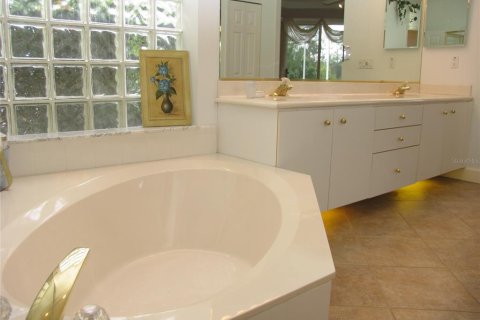 House in Ormond Beach, Florida 4 bedrooms, 244.61 sq.m. № 1274270 - photo 15
