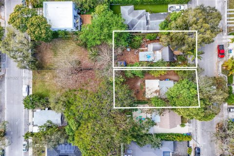 Terreno en venta en Miami, Florida № 2032249 - foto 2