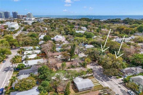 Terreno en venta en Miami, Florida № 2032249 - foto 13