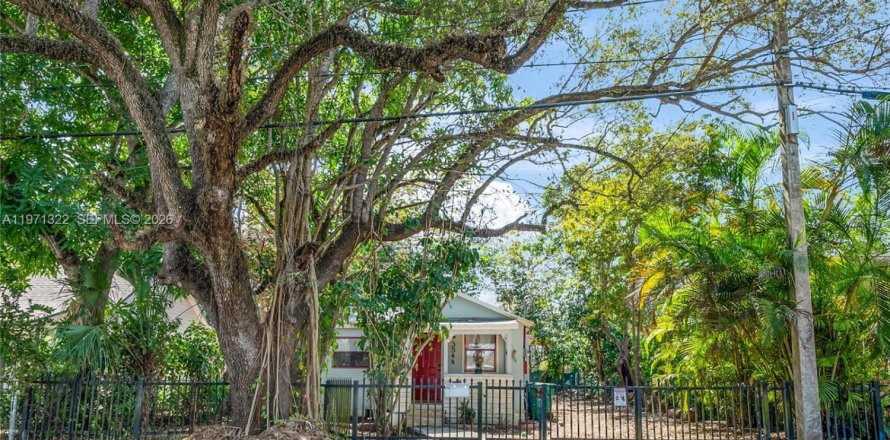 Terreno en Miami, Florida № 2032249