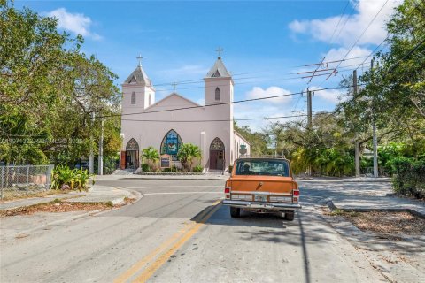 Terreno en venta en Miami, Florida № 2032249 - foto 9