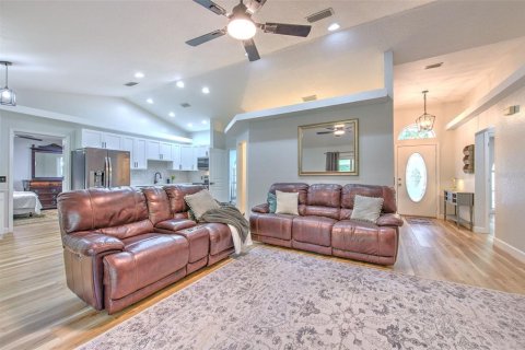 House in Plant City, Florida 3 bedrooms, 149.57 sq.m. № 2430671 - photo 14