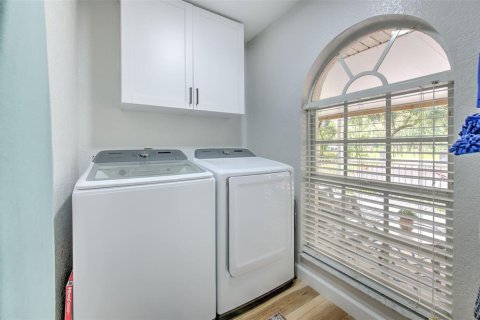 House in Plant City, Florida 3 bedrooms, 149.57 sq.m. № 2430671 - photo 2