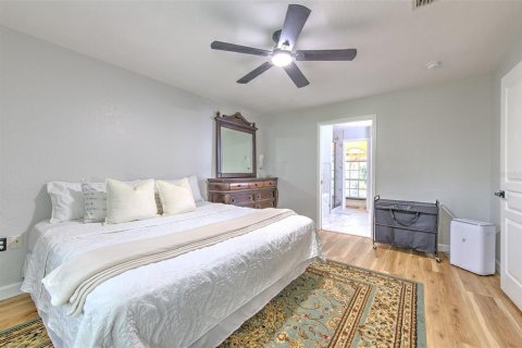 House in Plant City, Florida 3 bedrooms, 149.57 sq.m. № 2430671 - photo 21