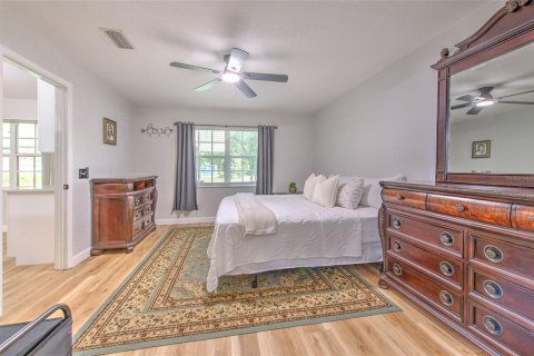 House in Plant City, Florida 3 bedrooms, 149.57 sq.m. № 2430671 - photo 22