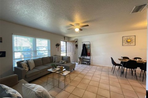 Casa en venta en Kissimmee, Florida, 2 dormitorios, 89.19 m2 № 1732790 - foto 7