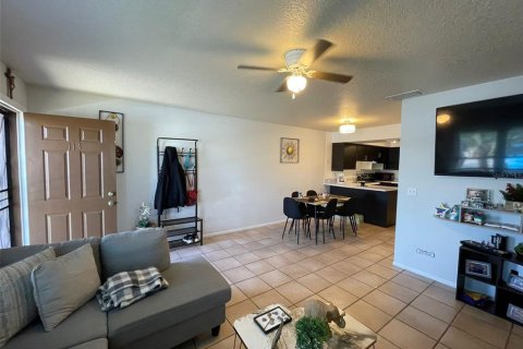 Casa en venta en Kissimmee, Florida, 2 dormitorios, 89.19 m2 № 1732790 - foto 8