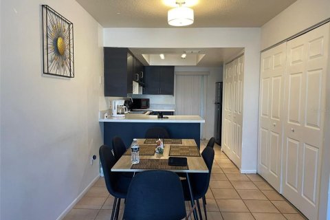 Casa en venta en Kissimmee, Florida, 2 dormitorios, 89.19 m2 № 1732790 - foto 2