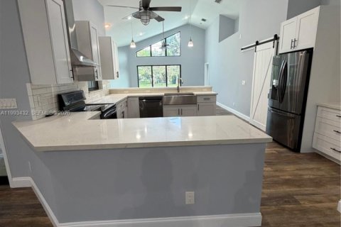 Casa en venta en Southwest Ranches, Florida, 4 dormitorios, 275.73 m2 № 2056263 - foto 20