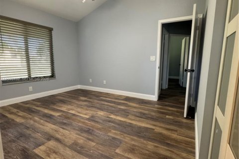 Casa en venta en Southwest Ranches, Florida, 4 dormitorios, 275.73 m2 № 2056263 - foto 8