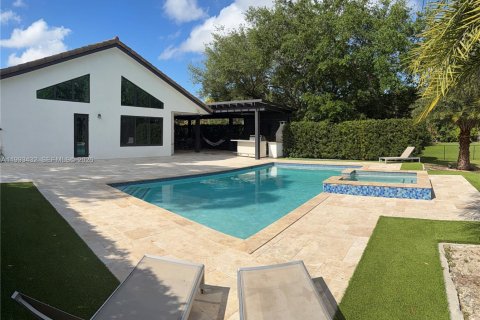 Casa en venta en Southwest Ranches, Florida, 4 dormitorios, 275.73 m2 № 2056263 - foto 15