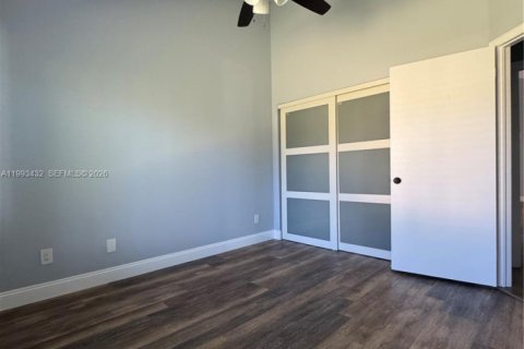 Casa en venta en Southwest Ranches, Florida, 4 dormitorios, 275.73 m2 № 2056263 - foto 5