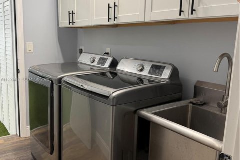 Casa en venta en Southwest Ranches, Florida, 4 dormitorios, 275.73 m2 № 2056263 - foto 23