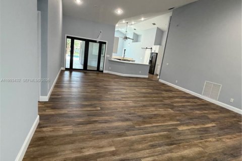 Casa en venta en Southwest Ranches, Florida, 4 dormitorios, 275.73 m2 № 2056263 - foto 16