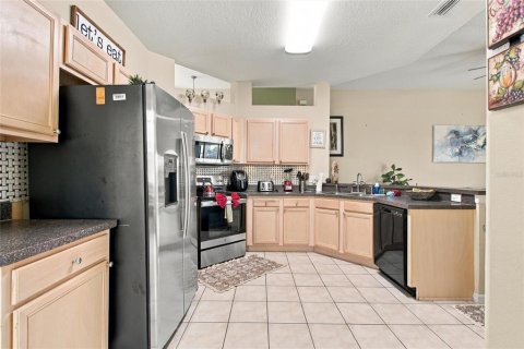 Villa ou maison à louer à Davenport, Floride: 4 chambres, 176.79 m2 № 2413725 - photo 4