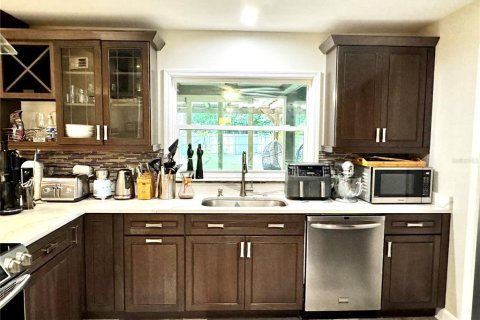 House in Longwood, Florida 5 bedrooms, 276.29 sq.m. № 2118321 - photo 5