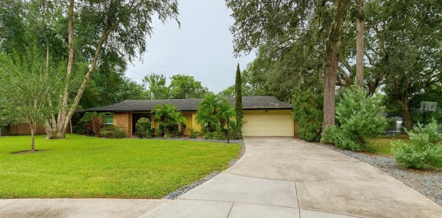 House in Longwood, Florida 5 bedrooms, 276.29 sq.m. № 2118321