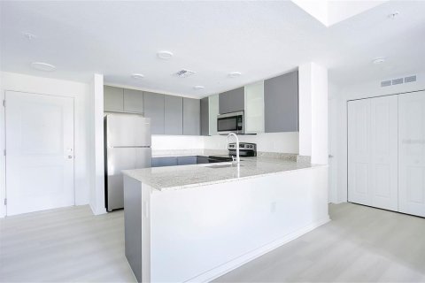 Condo in Orlando, Florida, 2 bedrooms  № 2120414 - photo 6