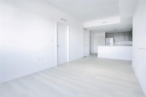 Condo in Orlando, Florida, 2 bedrooms  № 2120414 - photo 4