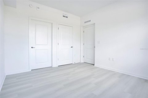 Condo in Orlando, Florida, 2 bedrooms  № 2120414 - photo 16