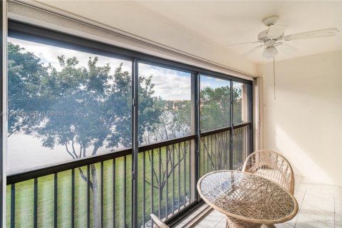 Copropriété à vendre à Pembroke Pines, Floride: 2 chambres, 112.13 m2 № 1992564 - photo 26