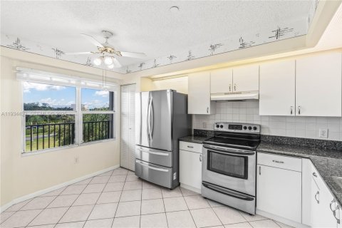 Copropriété à vendre à Pembroke Pines, Floride: 2 chambres, 112.13 m2 № 1992564 - photo 22
