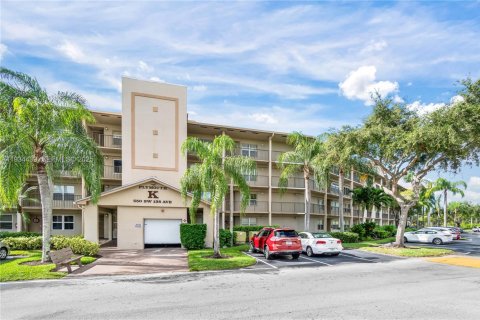 Copropriété à vendre à Pembroke Pines, Floride: 2 chambres, 112.13 m2 № 1992564 - photo 2