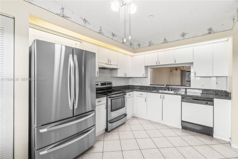 Copropriété à vendre à Pembroke Pines, Floride: 2 chambres, 112.13 m2 № 1992564 - photo 21