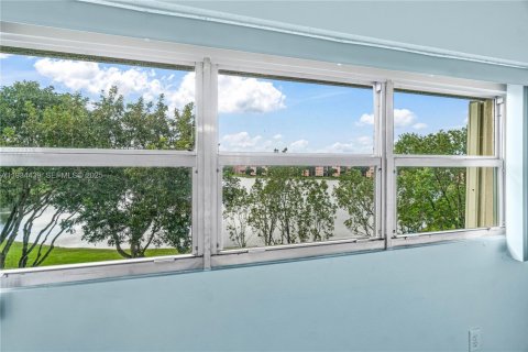 Copropriété à vendre à Pembroke Pines, Floride: 2 chambres, 112.13 m2 № 1992564 - photo 13