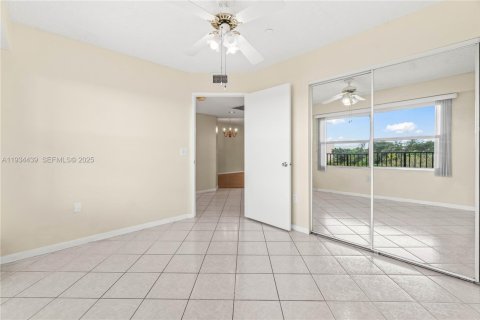 Copropriété à vendre à Pembroke Pines, Floride: 2 chambres, 112.13 m2 № 1992564 - photo 18