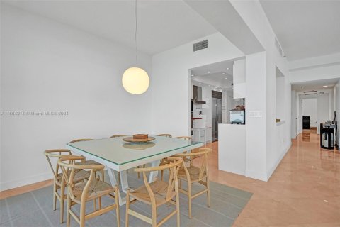 Condo in Bal Harbour, Florida, 3 bedrooms  № 1811226 - photo 6