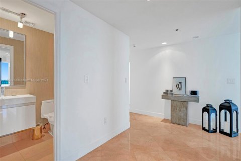 Condo in Bal Harbour, Florida, 3 bedrooms  № 1811226 - photo 24