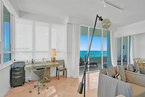 Condo in Bal Harbour, Florida, 3 bedrooms  № 1811226 - photo 2