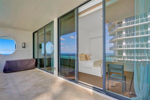 Condo in Bal Harbour, Florida, 3 bedrooms  № 1811226 - photo 26