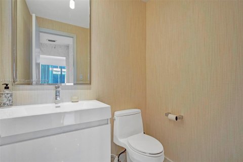 Condo in Bal Harbour, Florida, 3 bedrooms  № 1811226 - photo 25