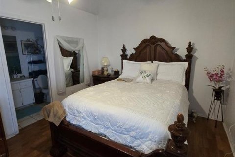 House in Orlando, Florida 3 bedrooms, 108.88 sq.m. № 1843351 - photo 12
