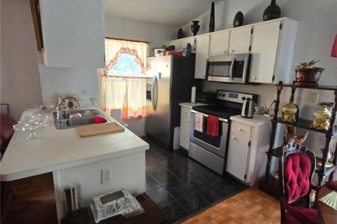 House in Orlando, Florida 3 bedrooms, 108.88 sq.m. № 1843351 - photo 9