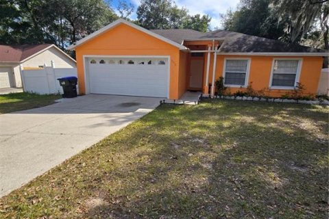 House in Orlando, Florida 3 bedrooms, 108.88 sq.m. № 1843351 - photo 1